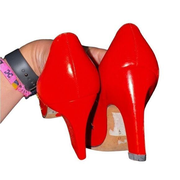 Vintage ESCADA Pump Heels w/ Red + Gold Stars  - Size 7 (Flaw) - Picture 2 of 8